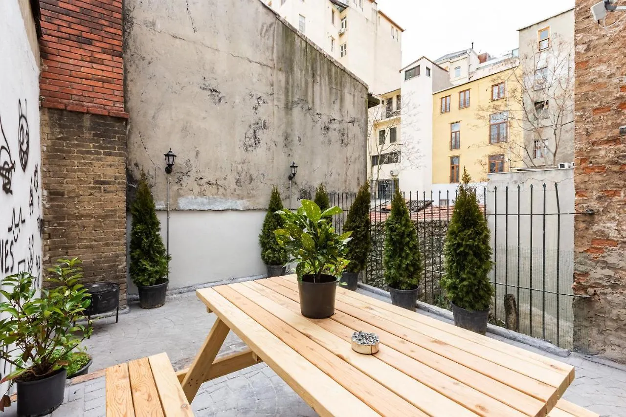 Ganbaru Tours - Private Triplex&Duplex Apartment Istanbul Turkey